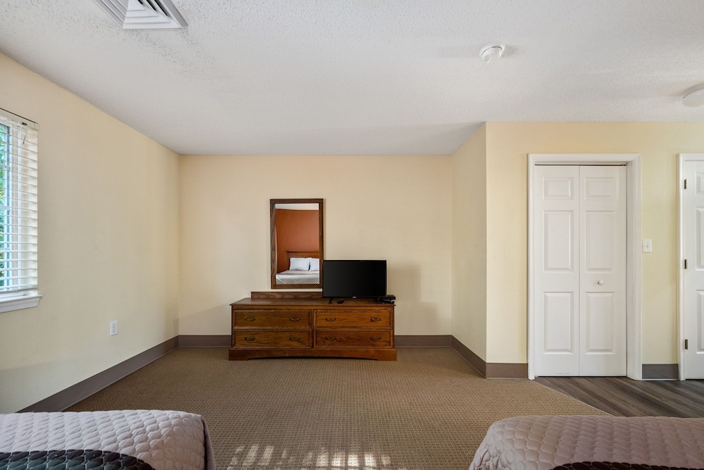 Affordable Suites Fredericksburg - photo 10
