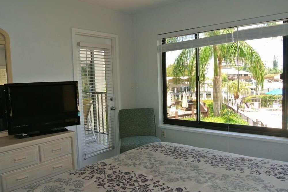 Santa Maria Harbour Resort 108 2 Br Condo - photo 7