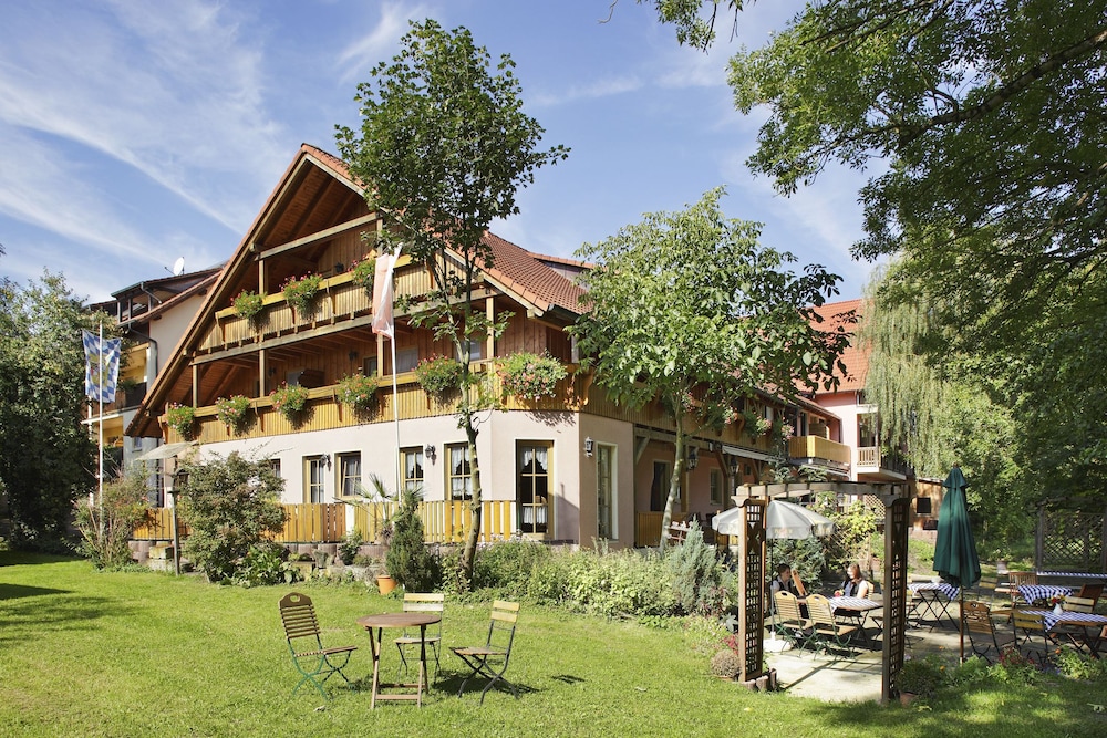 Land und Aktivhotel Altmühlaue - carbon neutral hotel in Suhl
