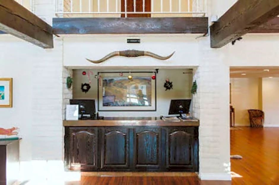 Channel Islands Inn - photo 18