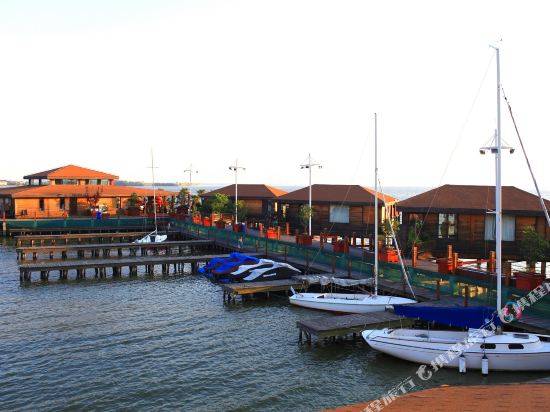 Rhine Dream Yacht Club in Kunshan, People's Republic of China