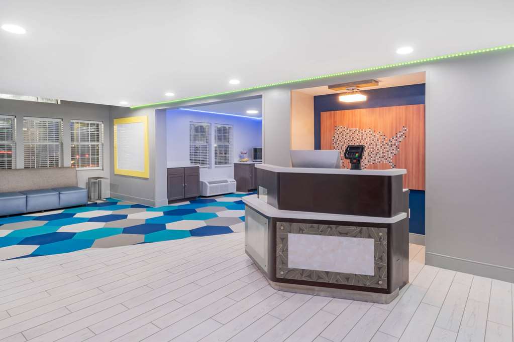 Microtel Inn & Suites By Wyndham Athens - photo 7