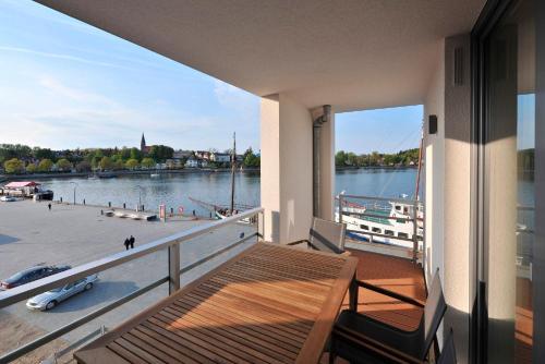Apartment 31 Ankerplatz 31 Blickrichtung Binnenhafen WestInnenstadtSeitlicher Meerblick — 4-Star Luxury Hotel in Eckernfoerde, Germany