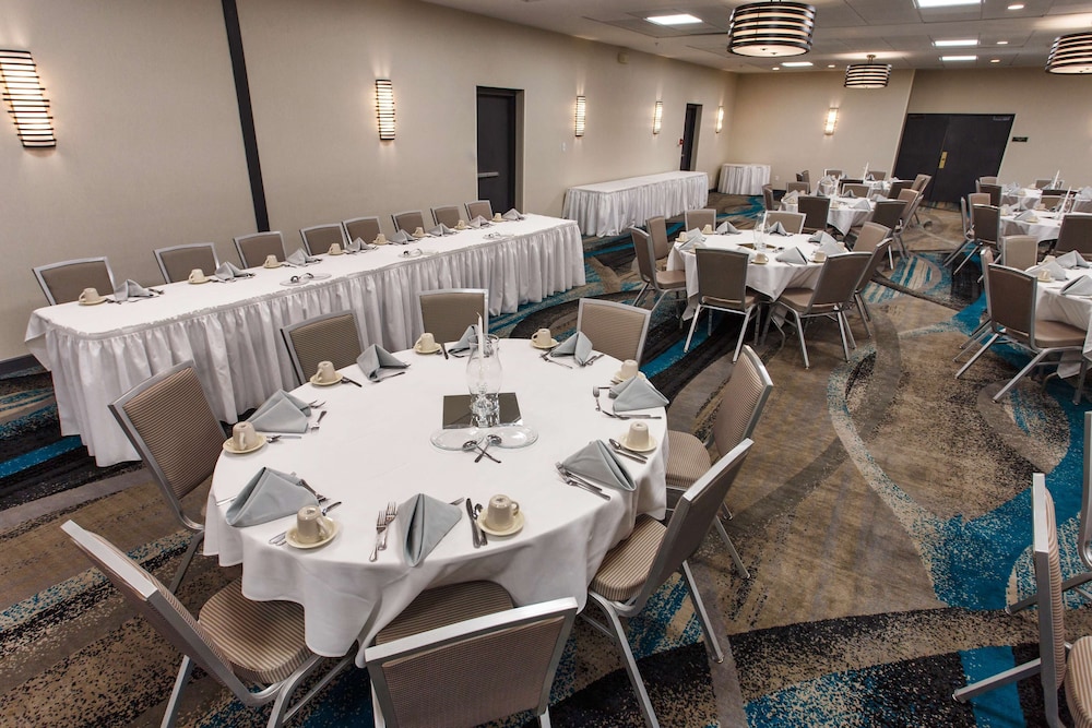 DoubleTree by Hilton Neenah - photo 53