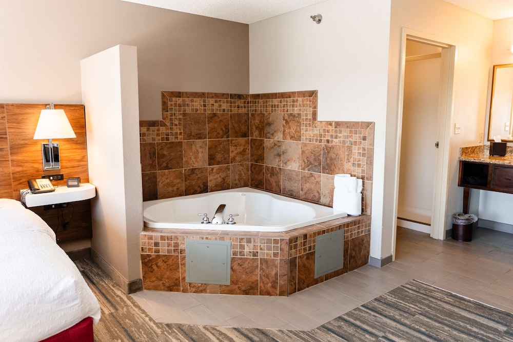 Hampton Inn & Suites Scottsbluff Conference Center - photo 26
