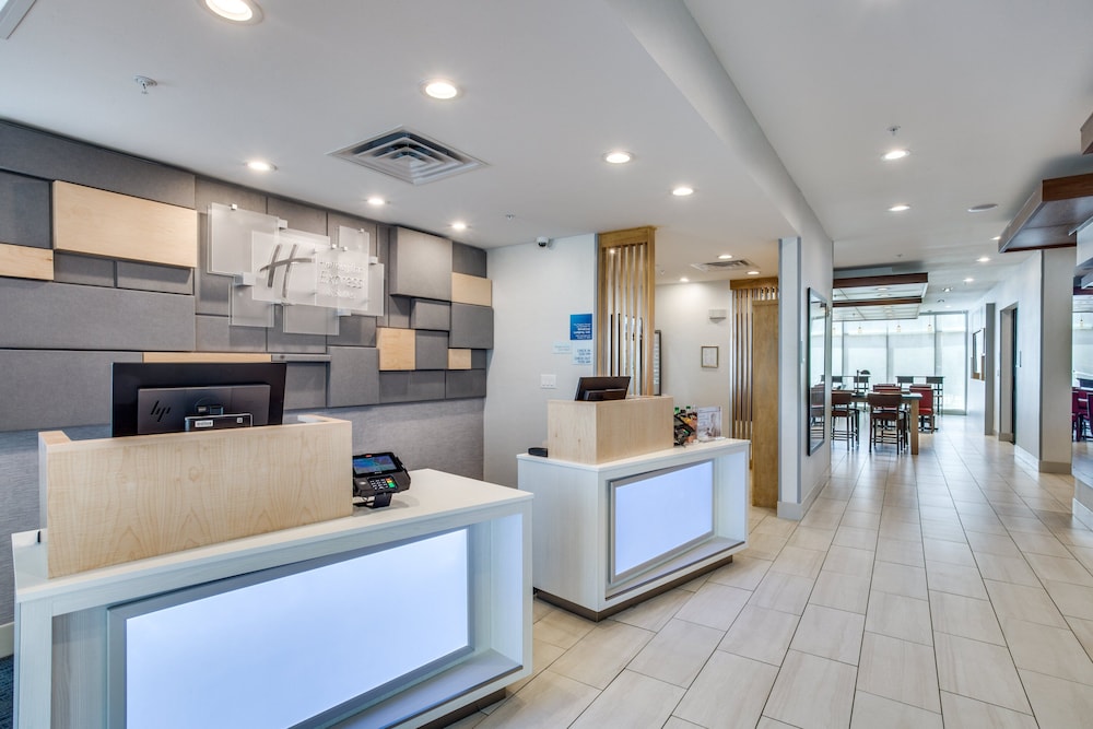 Holiday Inn Express & Suites Denton South by IHG - photo 44