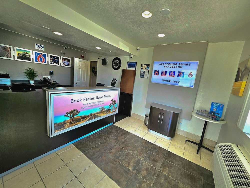 Motel 6 Palm Desert CA Palm Springs Area - photo 2