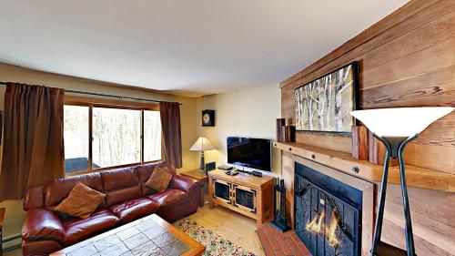 Cozy 2BR with Great Views Near Trails — 4-Star Luxury Hotel in Silverthorne, United States
