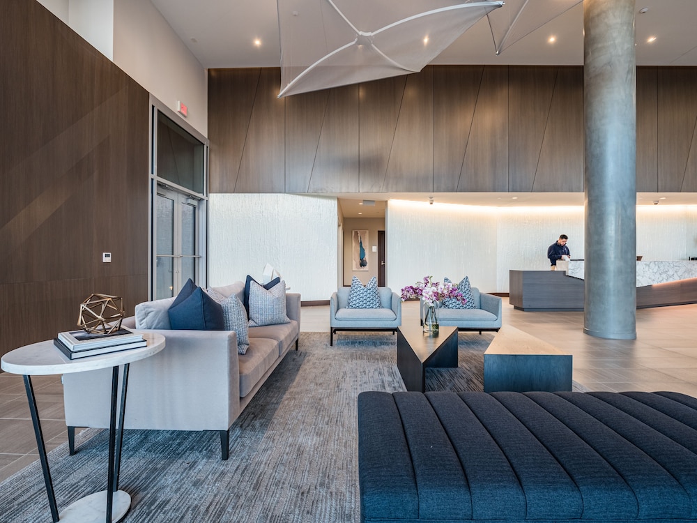Global Luxury Suites Crystal City - photo 11
