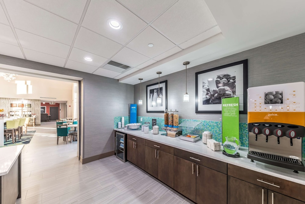 Hampton Inn & Suites Pryor - photo 21