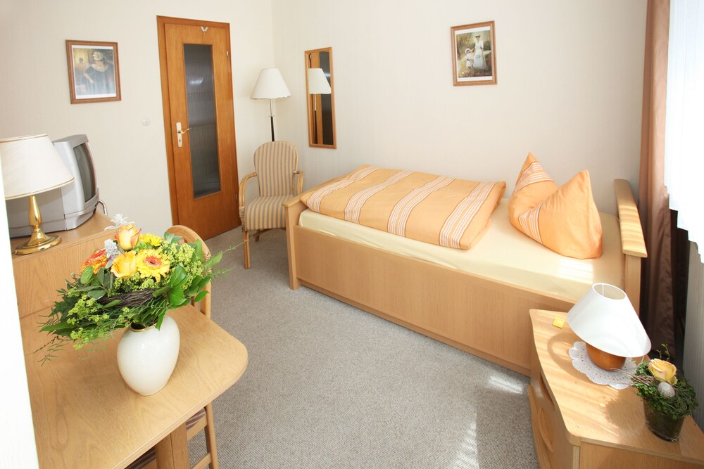 Hotel Mietz — Bad Neuenahr-Ahrweiler — photo 2