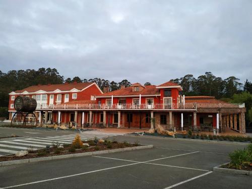 Hotel La Campana — Lugones
