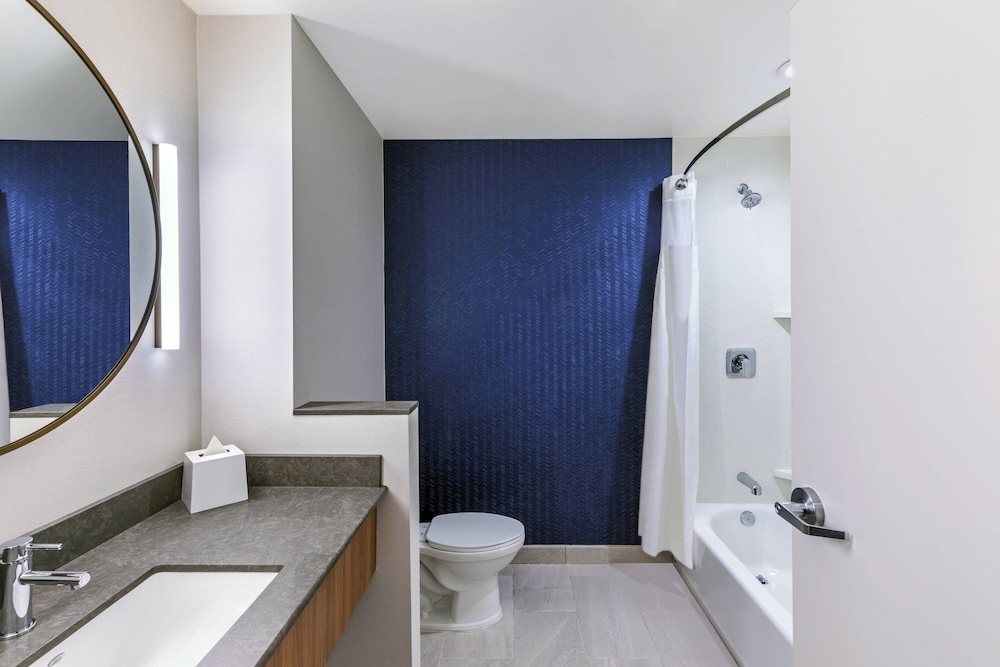 Fairfield Inn & Suites Houston Memorial City Area - photo 15