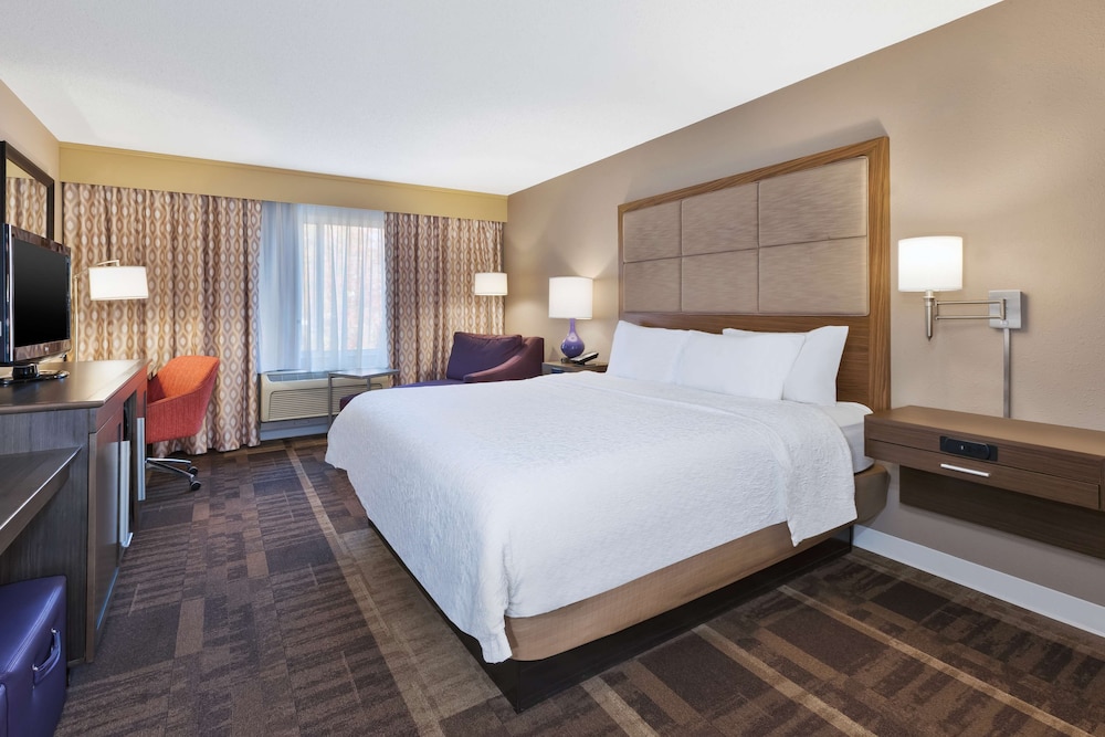 Hampton Inn Waterbury - photo 8