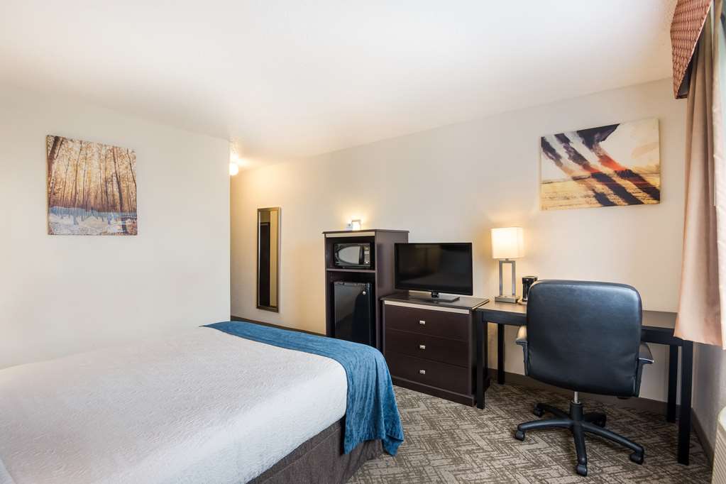 Best Western Mt. Pleasant Inn - photo 21