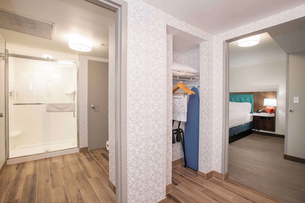 Hampton Inn Dry Ridge - photo 53
