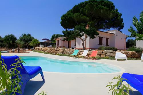 Villa Due Pini con piscina privata — 4-Star Luxury Hotel in Alcamo, Italy