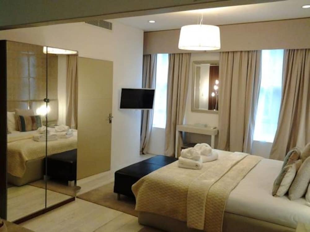 Room Home Stay — 4-Star Luxury Hotel in London, United Kingdom