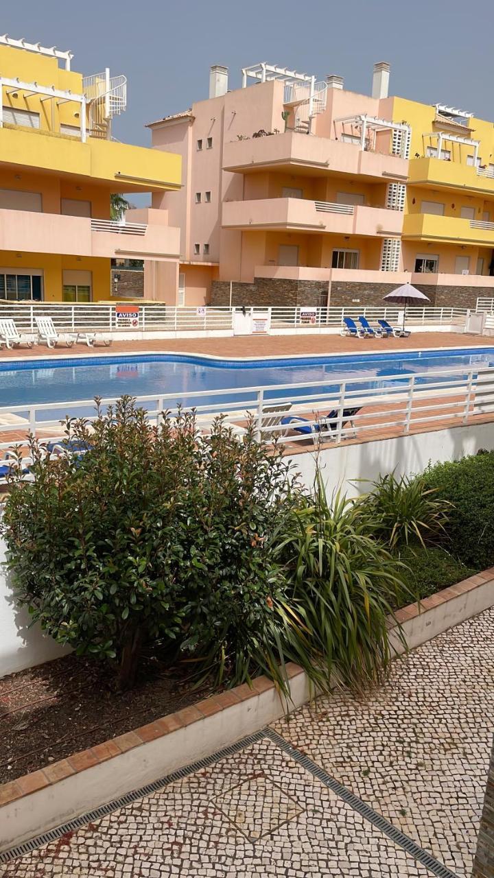 ROYAL CABANAS GOLF BLUE Condomínio privado sossegado Reservas de Sábado a Sábado — 4-Star Luxury Hotel in Conceicao, Portugal