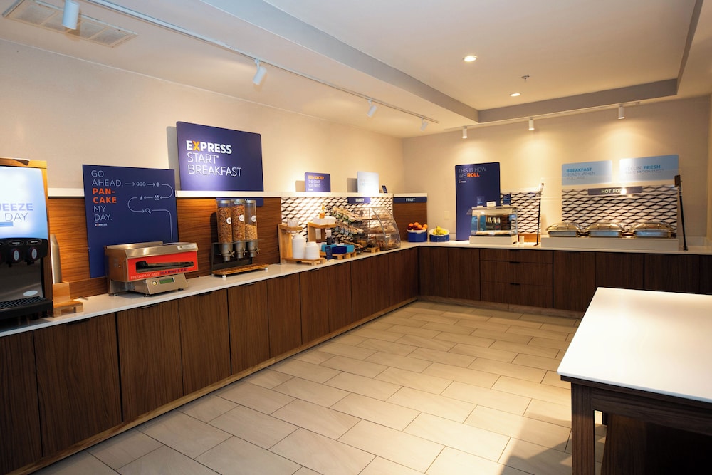 Holiday Inn Express Hotel & Suites Canyon by IHG - photo 71