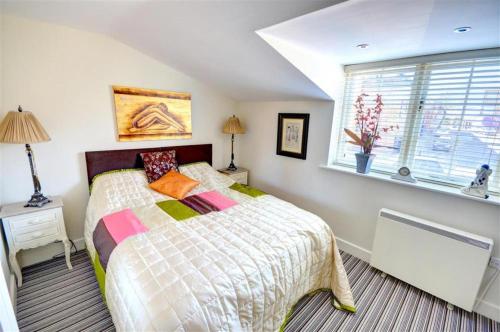 Hotties House Two Bed Cottage Dog Friendly & Off Street Parking