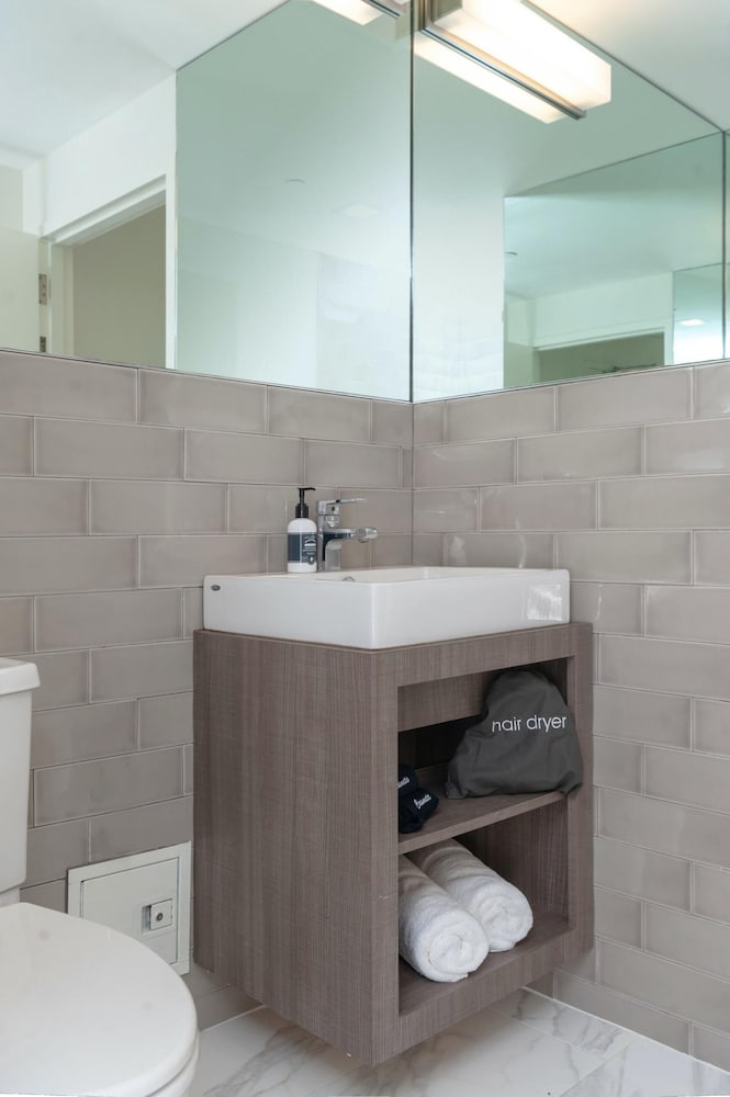 Luxuri Suites - photo 94