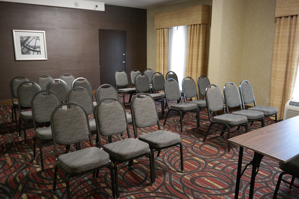 Holiday Inn Express Fredericksburg Southpoint by IHG - photo 34