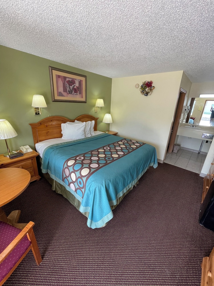 Executive Inn Of Mountain Home - photo 11