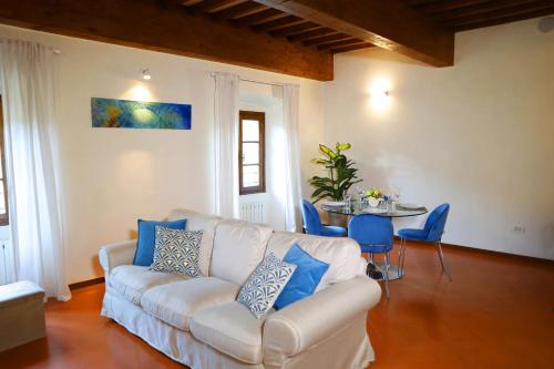 Maison B — 4-Star Luxury Hotel in Prato, Italy