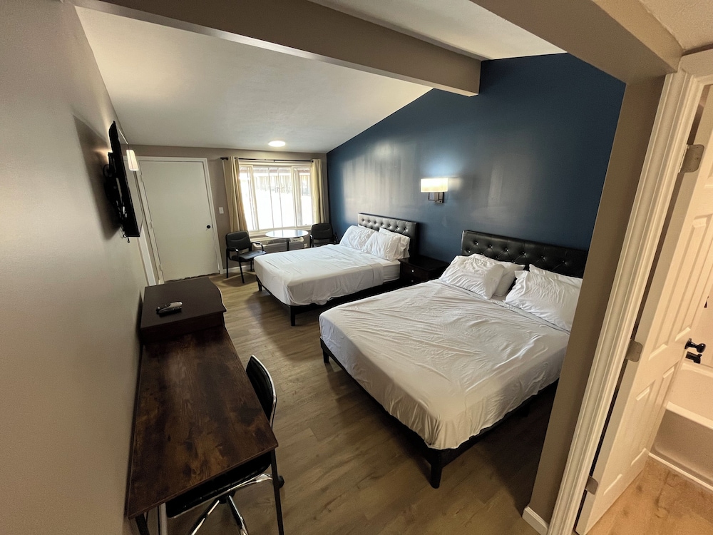 Valley Inn and Suites - photo 40