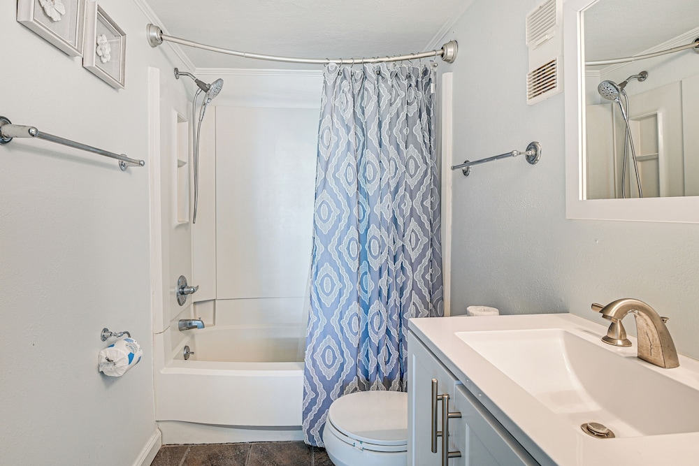 Beach & Pool Access: Resort style Myrtle Beach Gem - photo 11