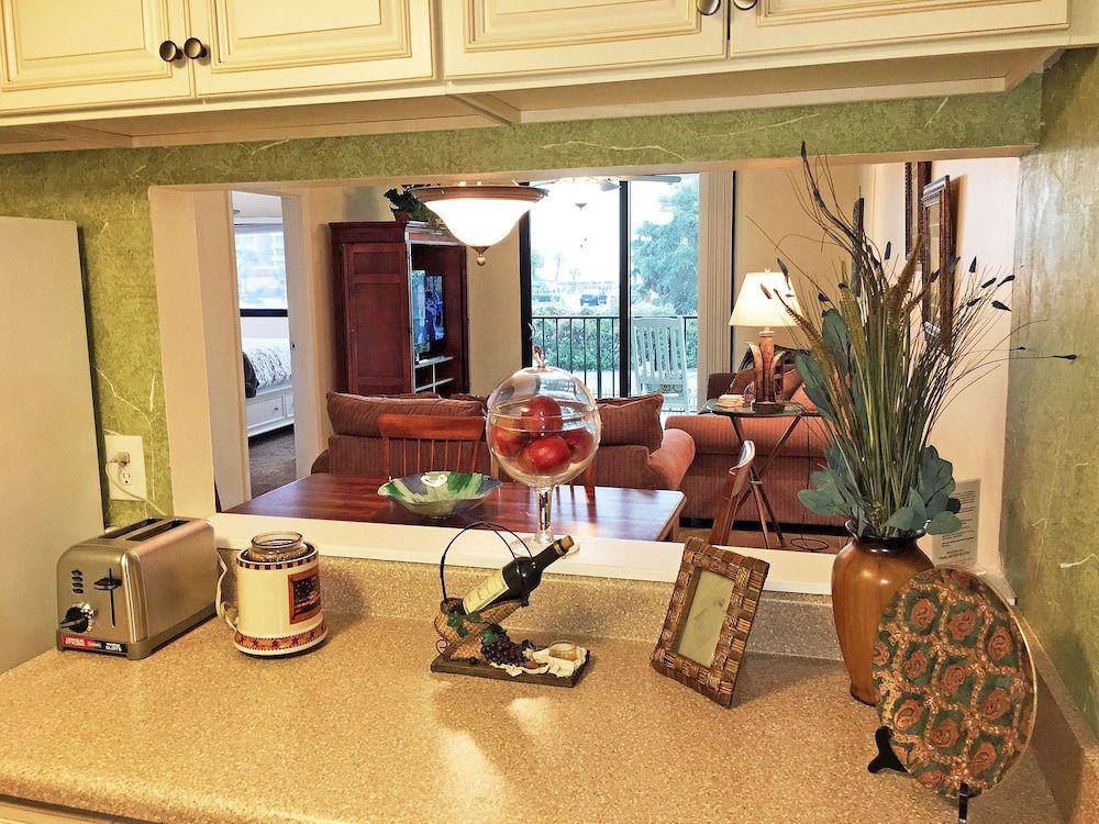 Holiday Towers 206 3 Br condo by RedAwning - photo 7