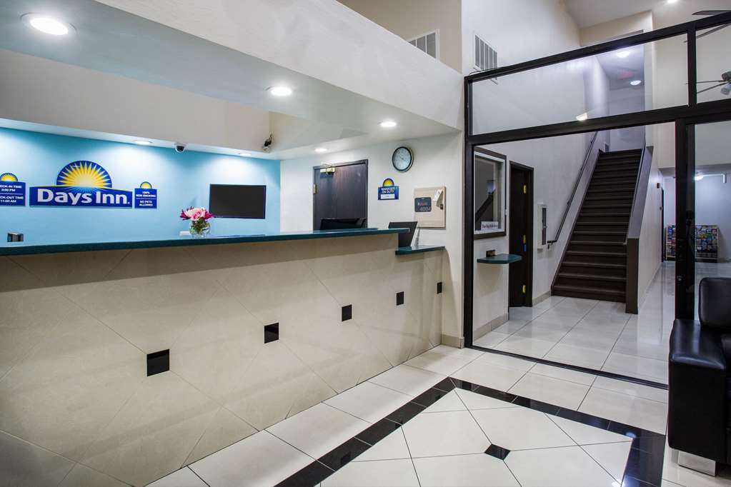 Days Inn by Wyndham Phoenix North - photo 9
