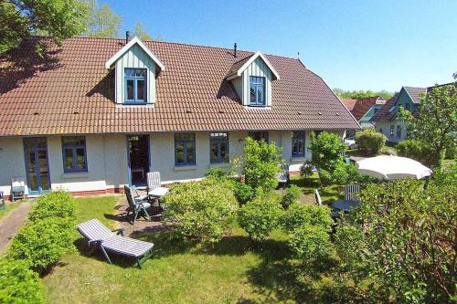 Ferienhaussiedlung Strandperlen Weidenhof 8b — carbon neutral stay, Wustrow