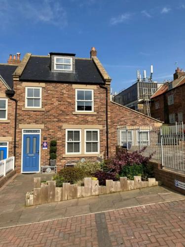 Sherlock Cottage — 4-Star Luxury Hotel in Whitby, United Kingdom