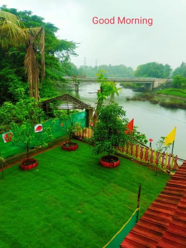 Hotel River Garden Guest House — Khopoli