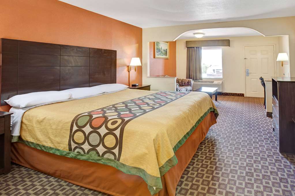 Super 8 by Wyndham Mont Belvieu Baytown East - photo 3