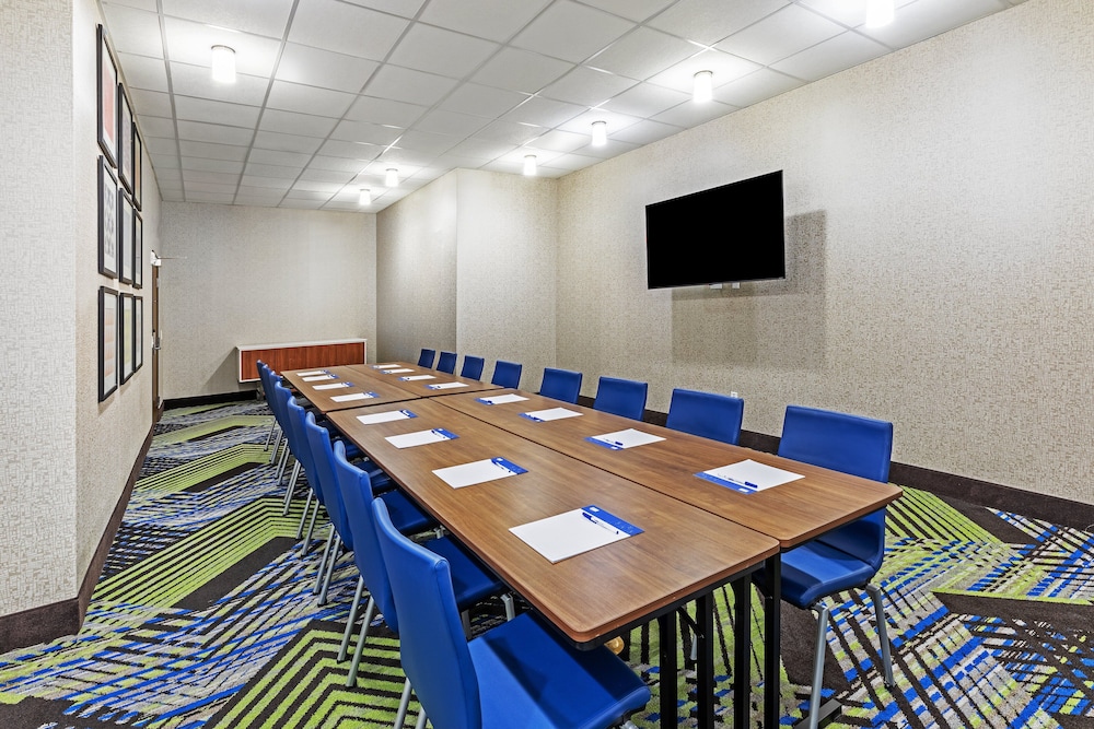 Holiday Inn Express & Suites Houston Downtown North by IHG - photo 41