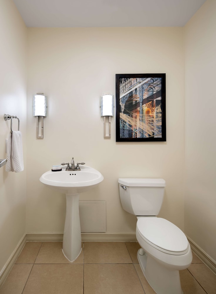 Embassy Suites by Hilton New Orleans - photo 33