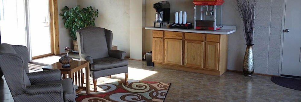 Cottonwood Inn - photo 3