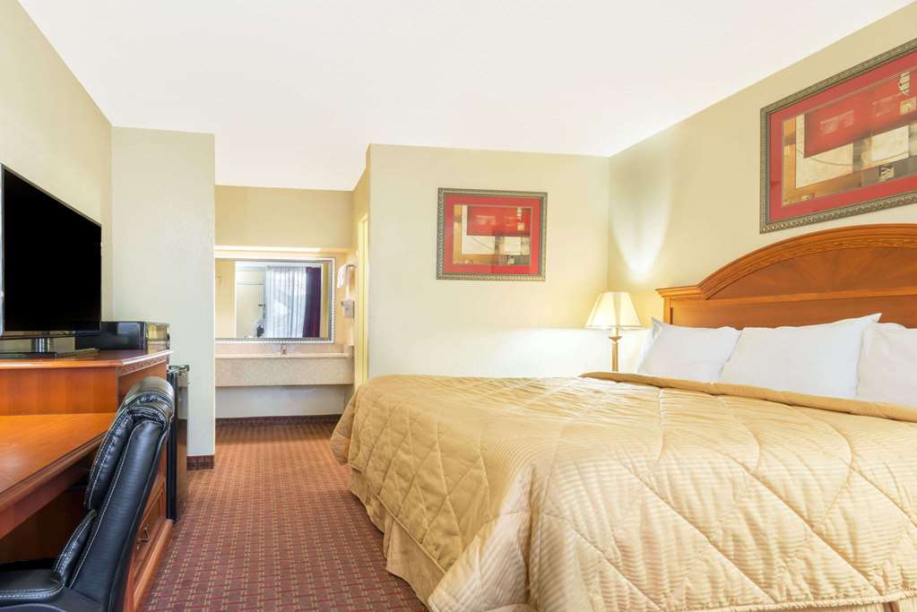 Days Inn by Wyndham Shorter - photo 5