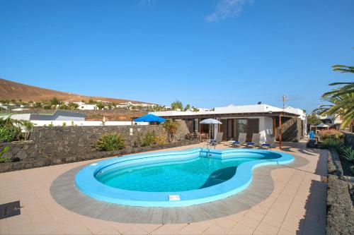 Villa Fernando — 4-Star Luxury Hotel in Playa Blanca, Spain