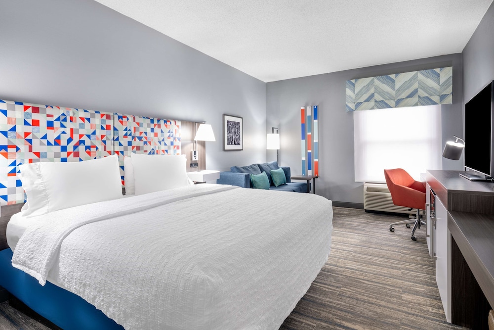 Hampton Inn Sanford - photo 12