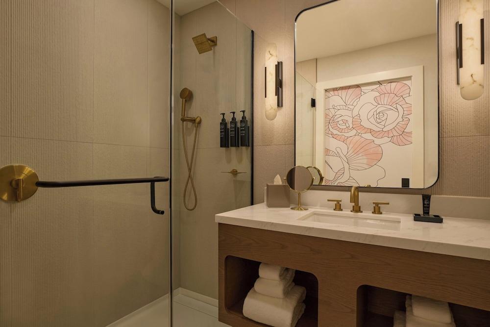 Canal House of Georgetown a Tribute Portfolio Hotel - photo 17