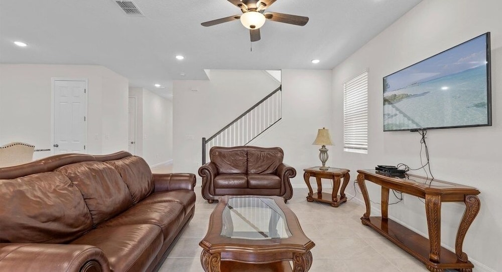 Lake View Solara Resort 6 Bed private Pool 6 Bedroom Home - photo 22