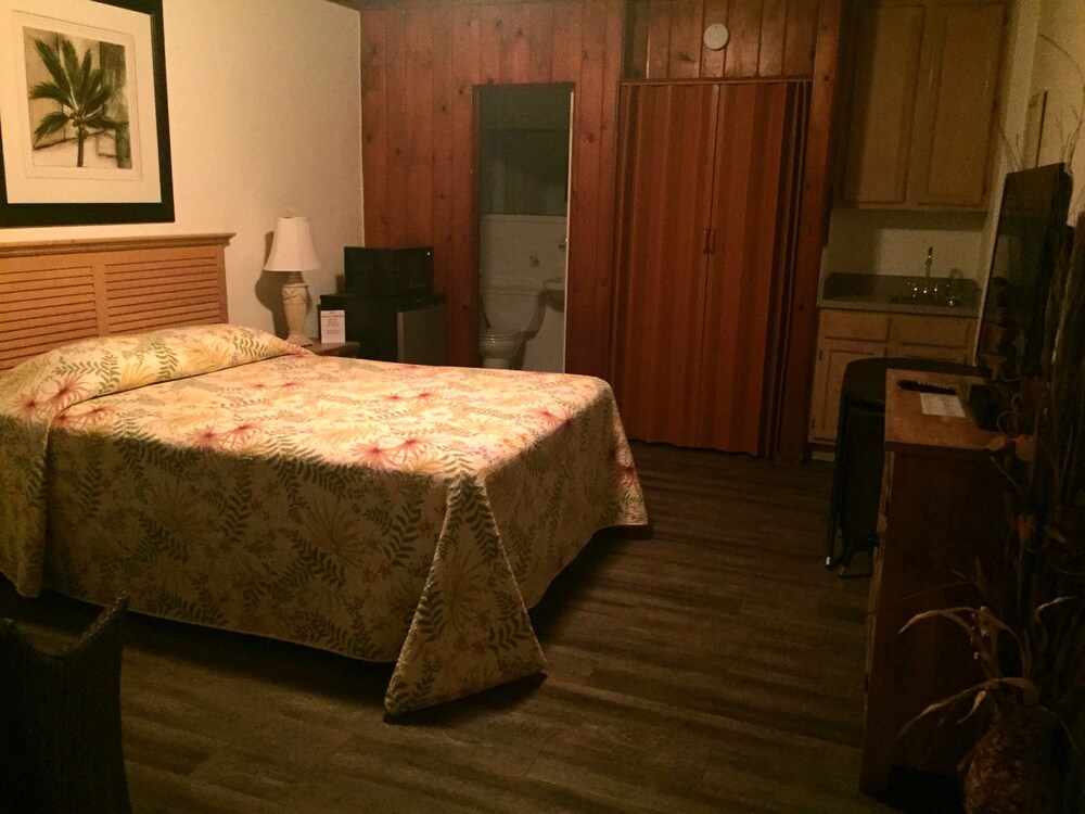 Surf Studio Beach Resort - photo 32
