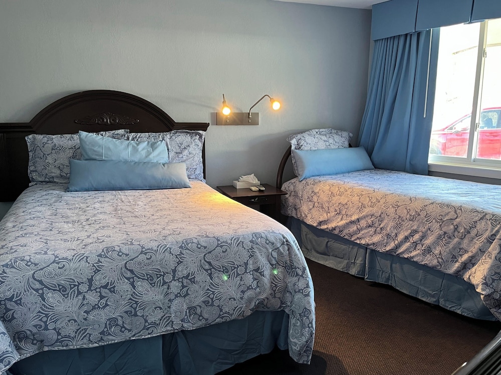 Hitching Post Country Motel - photo 14