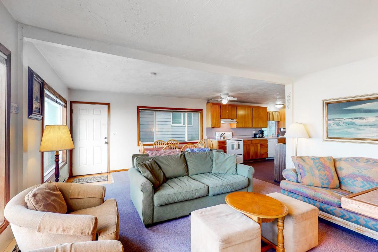 The Hideout - last minute hotel in Rockaway Beach