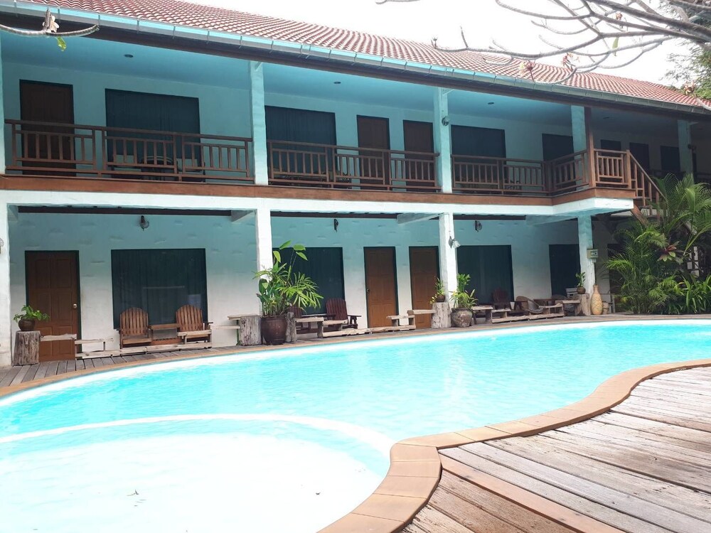 First and Field Bomdia - last minute hotel in Cha-Am