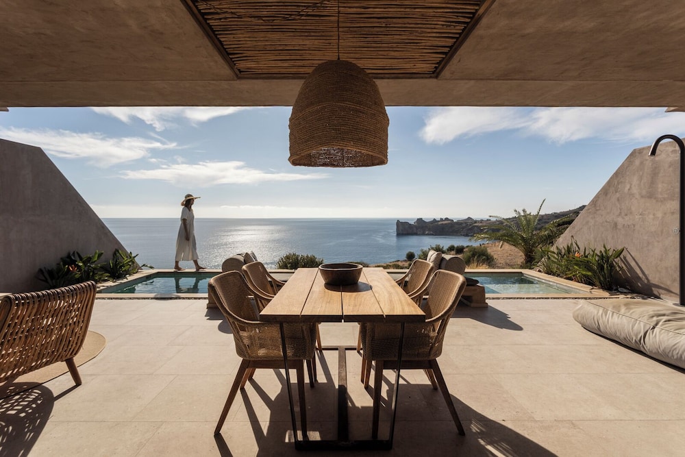 Kumo Villas — 4-Star Luxury Hotel in Agios Pavlos, Greece